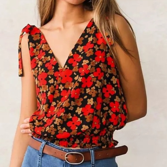 Women’s Willow & Root Large Floral V-Neck Blouse Tank Top - Picture 1 of 12